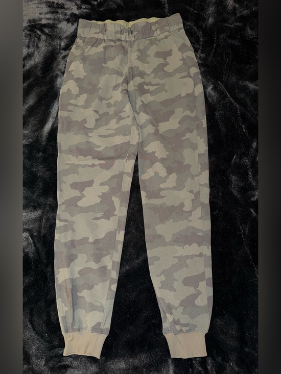 lululemon athletica Pants - Lululemon Women’s On The Fly Camouflage Jogger Sweatpants